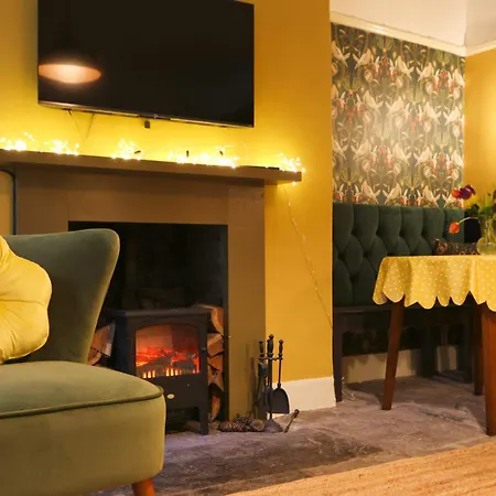 Апартаменти Two Bedroom Flat In Caledonia Place Бристоль