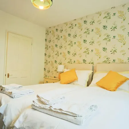 Two Bedroom Flat In Caledonia Place Апартаменты Бристоль