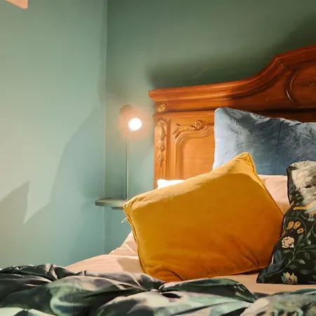 Апартаменти Two Bedroom Flat In Caledonia Place *