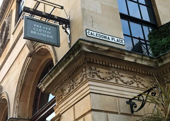 Apartment Two Bedroom Flat In Caledonia Place *