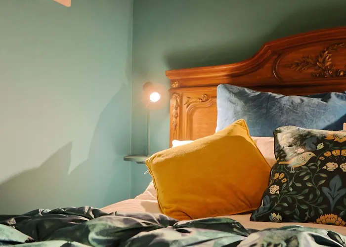 Апартаменти Two Bedroom Flat In Caledonia Place *