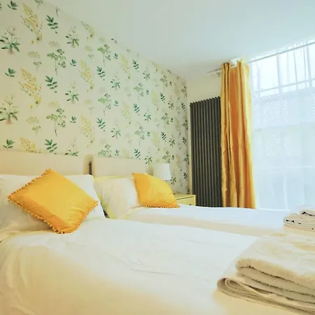 Two Bedroom Flat In Caledonia Place 公寓 布里斯托